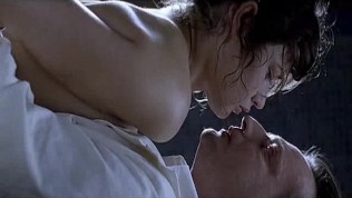 Olga Kurylenko – L’Annulaire