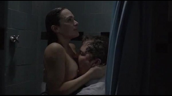 Naked Gabriela Duarte in Ninguém ama ninguém Por mais de dois anos