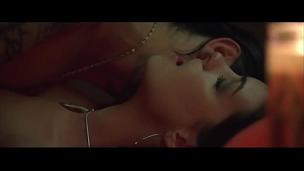 Anne Hathaway in Havoc (2005) – 2