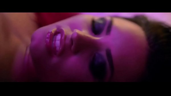 Demi Lovato in Cool for the Summer (2016)
