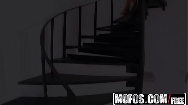 Mofos – Shes A Freak – (Christina Snow) – Ogling Olga