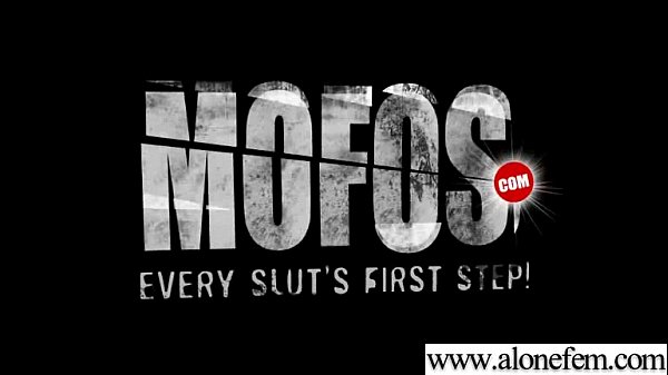 Alone Hot Girl Taped Playing With Sex Toys movie-24