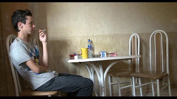 This babe widens legs wide open