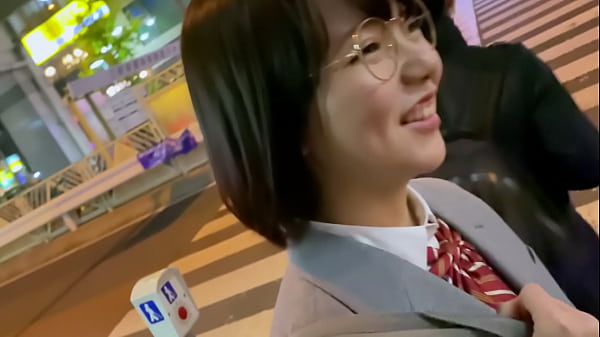 ハメ撮り K県立  口リ口リ色白めがねっ娘18歳 放課後撮影おじさんとホテルで中出しハメ撮りSEX 巨乳メガネJKとアツアツ不倫 H乳を弄られ口から聖水をぼたぼたおじさんとラブホでハメ撮りの一部始終公開 色白＆もち肌の上玉です 口リフェイスにムニュムニュのデカ乳がなんともイヤらしい娘です 一発目は制服のまま中出し https://bit.ly/3BtbN17